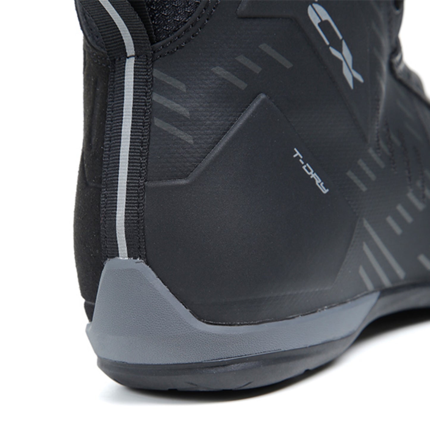 TCX R04D Waterproof Boits Black