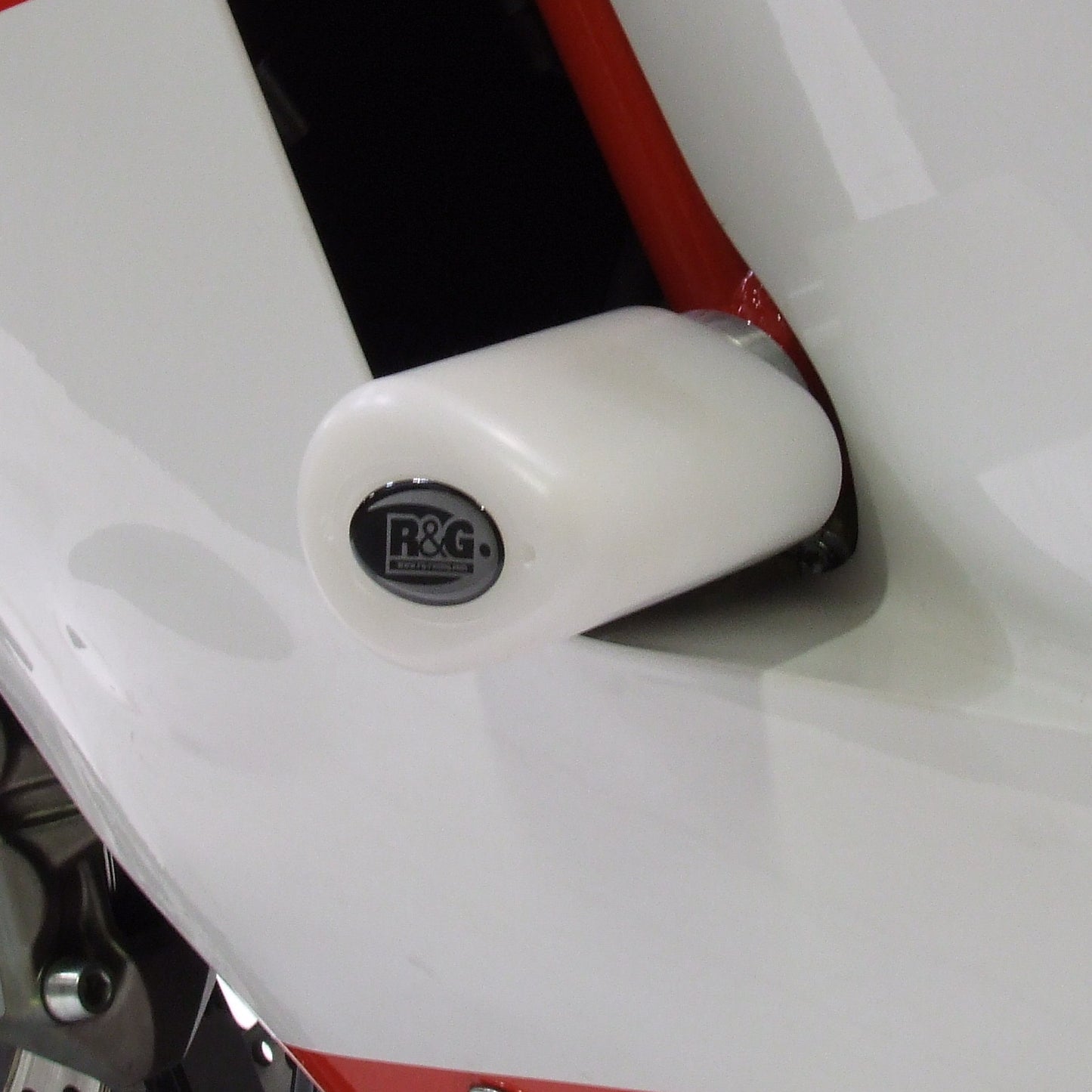 CP0540WH Aero Crash Protectors White